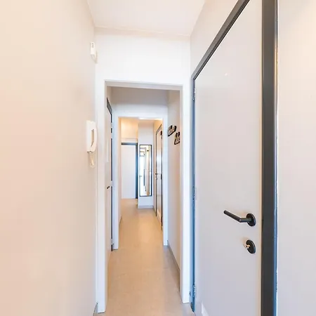 Flat By The Seafront With Terrace Views, Cleaning Included Middelkerke